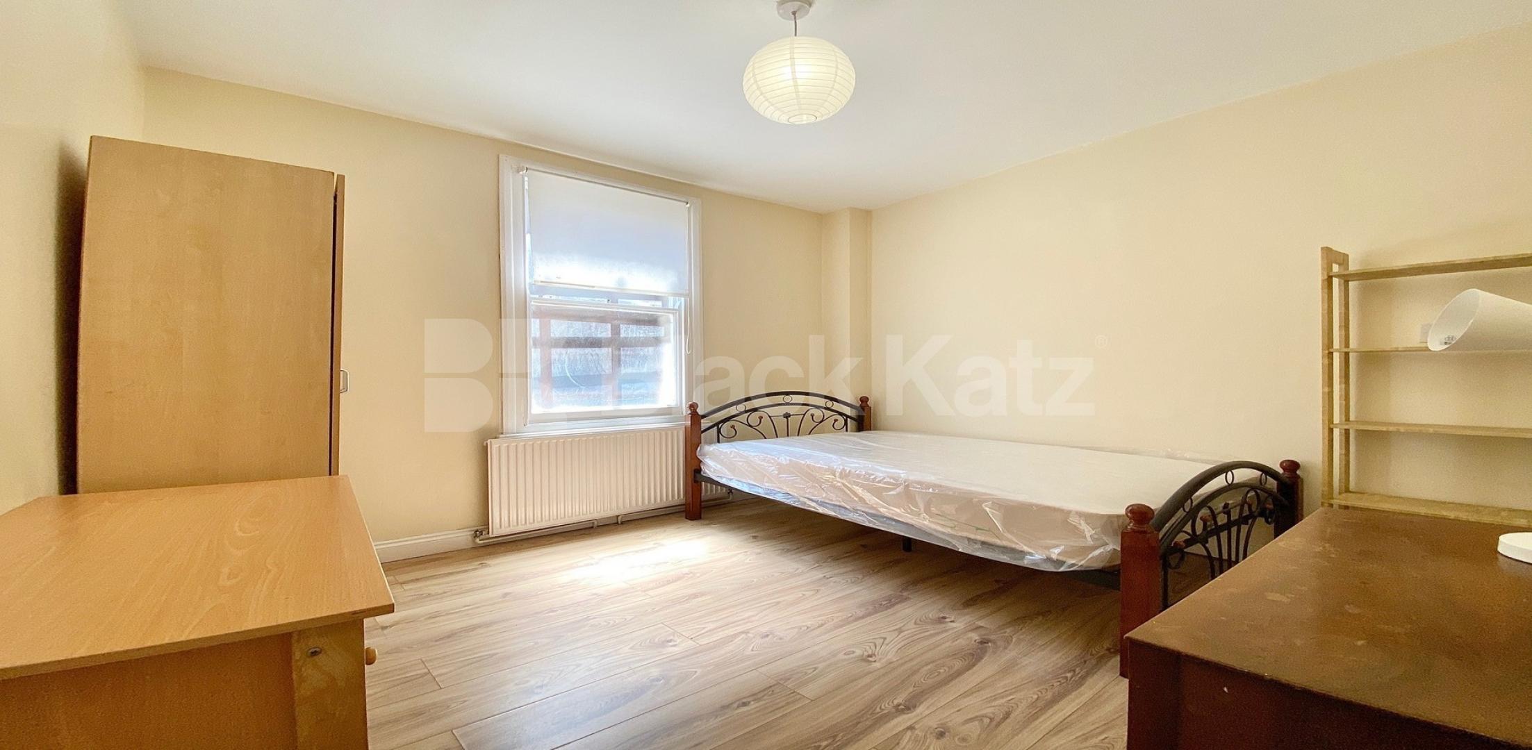 			VIRTUAL TOUR AVAILABLE!, 4 Bedroom, 1 bath, 1 reception Apartment			 Chapel Market, N1, ANGEL